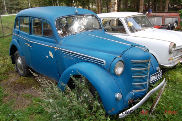 Moskwitch 400, 401 1946-1956 (saloon 4d), right front view