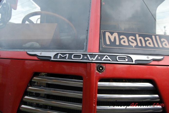 Mowag 4x4 Diesel, front emblem  