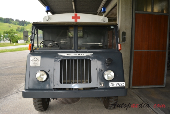 Mowag GW 3500 4x4 T1 195x-19xx (1951 ambulans pojazd wojskowy), przód