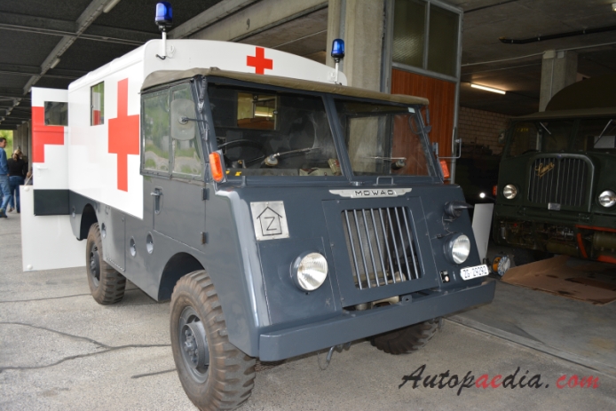 Mowag GW 3500 4x4 T1 195x-19xx (1951 ambulans pojazd wojskowy), prawy przód