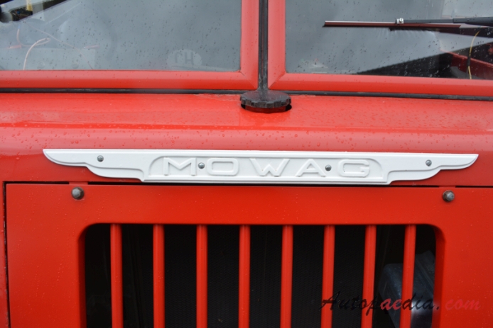 Mowag GW 3500 4x4 T1 195x-19xx (1956 Feuerwehr BAMF Emmen fire engine), front emblem  