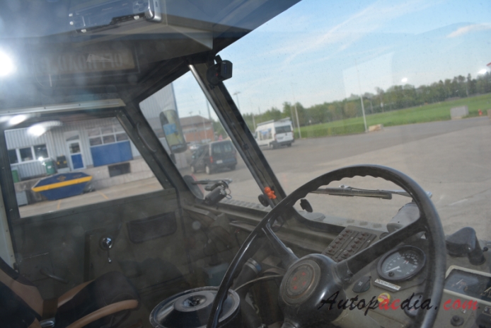 Mowag GW 3500 4x4 T1 195x-19xx (SE 412/ABC Kommandowagen military vehicle), interior