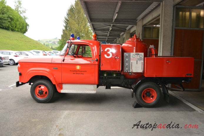 Mowag W300 1968 (SLF wóz strażacki), lewy bok