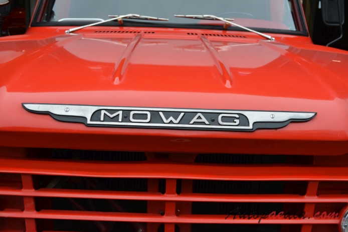 Mowag W300 1968 (SLF fire engine), front emblem  
