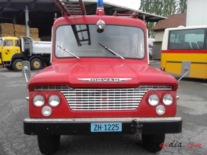 Mowag based on Dodge D series 1st generation 1961-1965 (1961 Feuerwehr Meilen fire engine), front view