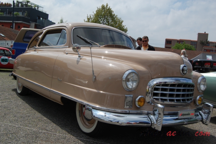 Nash 600 1940-1949 (1949 Airflyte Coupé), right front view