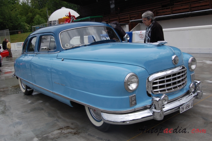 Nash Ambassador 3. generacja 1949-1951 (1951 Custom Hydramatic saloon 4d), prawy przód