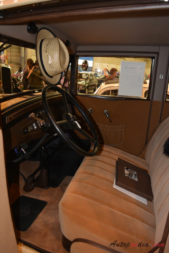 Nash 450 1930 (Standard Six saloon 4d), interior