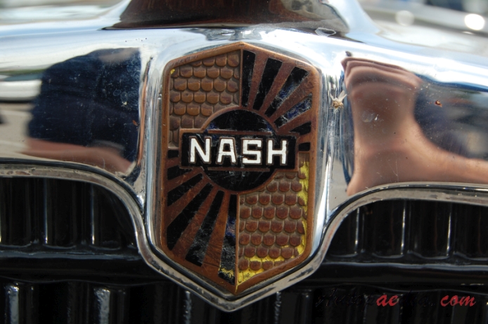 Nash nieznany model 1929-1931 (Convertible 2d), emblemat przód 