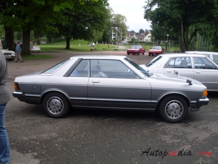 Nissan (Datsun) Bluebird 7. generacja (Bluebird 910) 1979-1986 (1981 180 SSS hardtop 2d), prawy bok