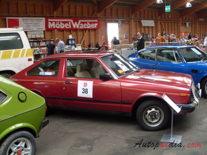 Nissan (Datsun) Cherry 3. generacja (Pulsar N10) 1978-1982 (1981 hatchback 3d), prawy bok
