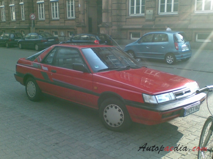 Nissan Sunny 6th generation B12 1985-1990 (1988-1990 Nissan Sunny 1.6 SLX RX1 Coupé 2d), right front view
