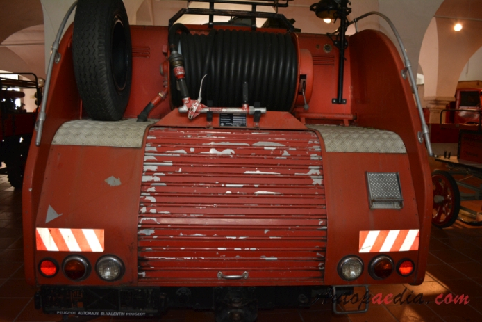O.M. Lupetto 1958-1969 (Lupetto 25 Konrad Rosenbauer KG. fire engine), rear view