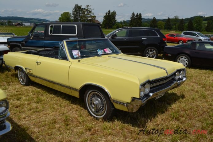 Oldsmobile 442 1st generation 1964-1967 (1965 convertible 2d), right front view
