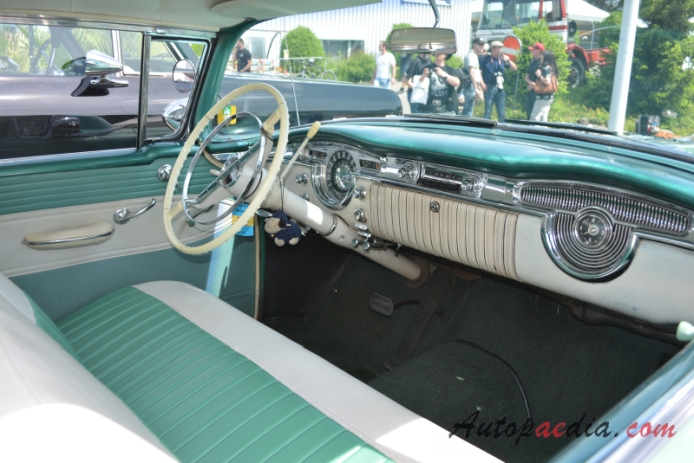 Oldsmobile 88 2. generacja 1954-1956 (1955 Holiday hardtop 2d), wnętrze