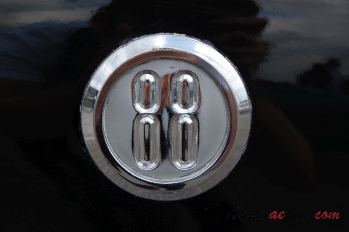 Oldsmobile 88 2. generacja 1954-1956 (1955 sedan 4d), emblemat bok 