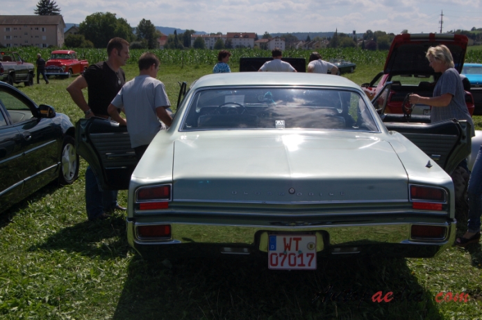 Oldsmobile 88 6. generacja 1965-1970 (1965 Delta 88 hardtop 4d), tył