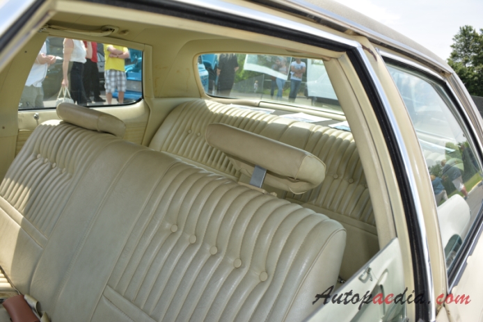Oldsmobile 88 7th generation 1971-1976 (1973 Delta 88 sedan 4d), interior