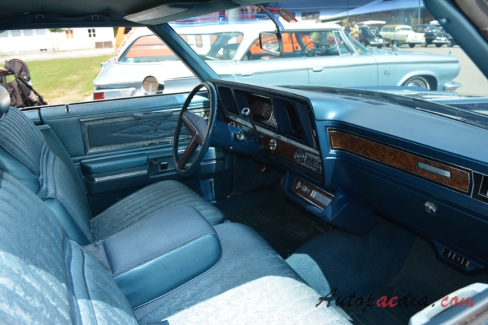 Oldsmobile 98 7. generacja 1965-1970 (1970 hardtop 4d), wnętrze