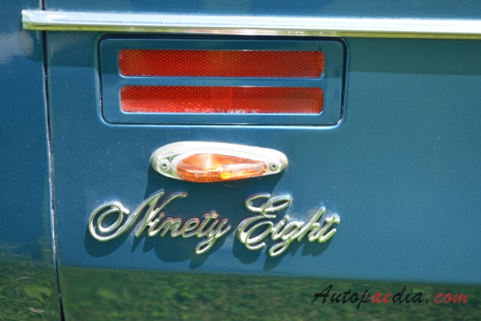 Oldsmobile 98 8th generation 1971-1976 (1976 Oldsmobile 98 Regency hardtop 4d), side emblem 