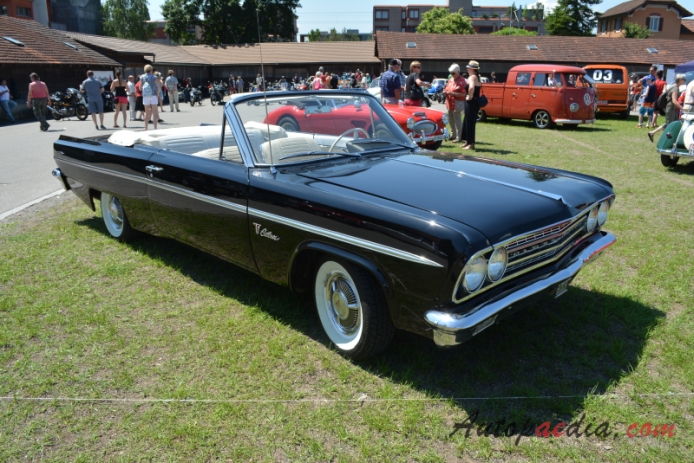 Oldsmobile Cutlass 1st generation 1961-1963 (1963 F-85 cabriolet 2d), right front view
