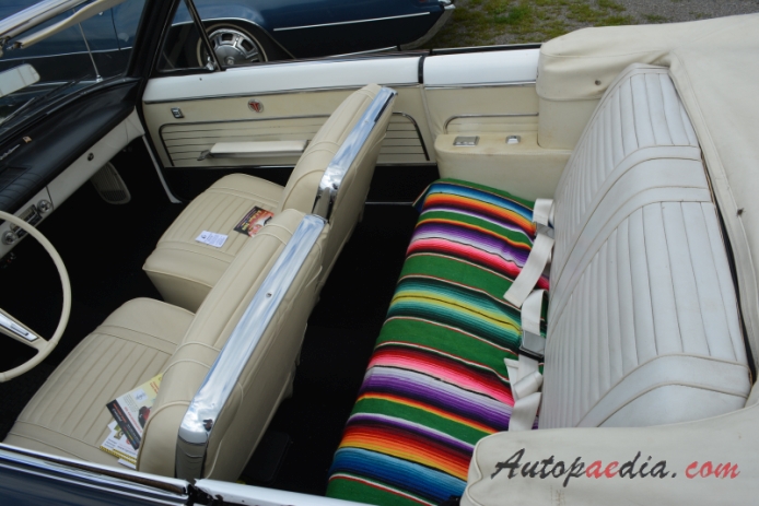 Oldsmobile Cutlass 1st generation 1961-1963 (1963 F-85 cabriolet 2d), interior