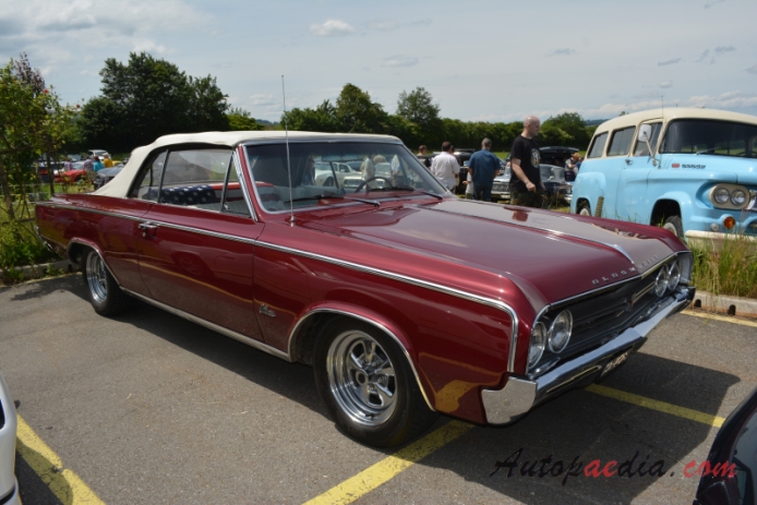 Oldsmobile Cutlass 2nd generation 1964-1967 (1964 F-85 cabriolet 2d), right front view