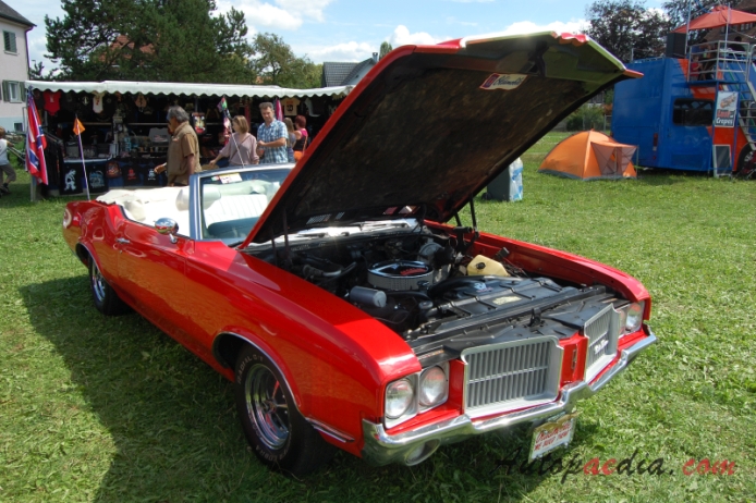 Oldsmobile Cutlass 3rd generation 1968-1972 (1971 Supreme convertible 2d), right front view