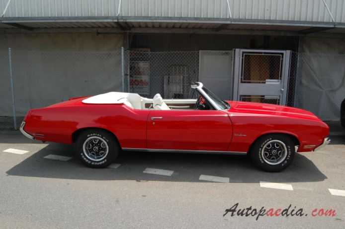 Oldsmobile Cutlass 3rd generation 1968-1972 (1972 Supreme convertible 2d), right side view
