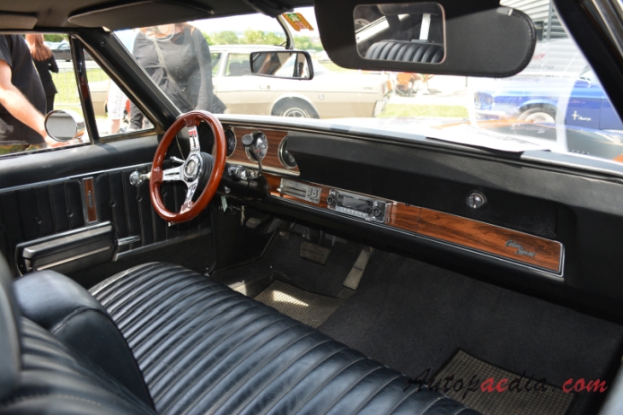 Oldsmobile Cutlass 3rd generation 1968-1972 (1972 Supreme hardtop 4d), interior