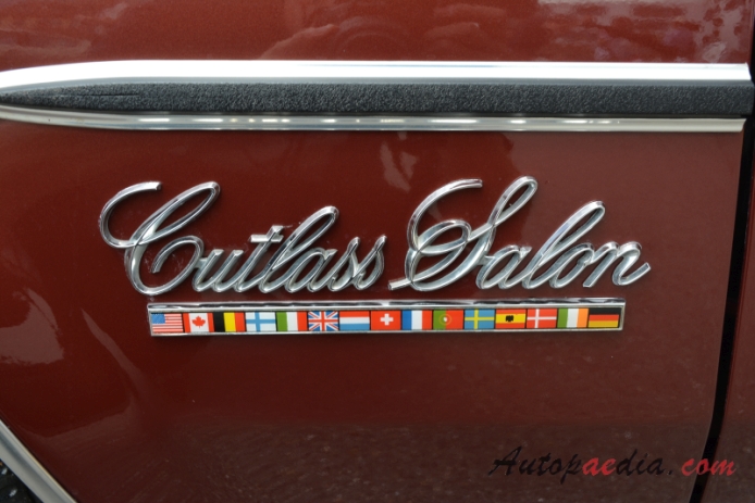 Oldsmobile Cutlass 4. generacja 1973-1977 (1976 Salon 2d), emblemat tył 