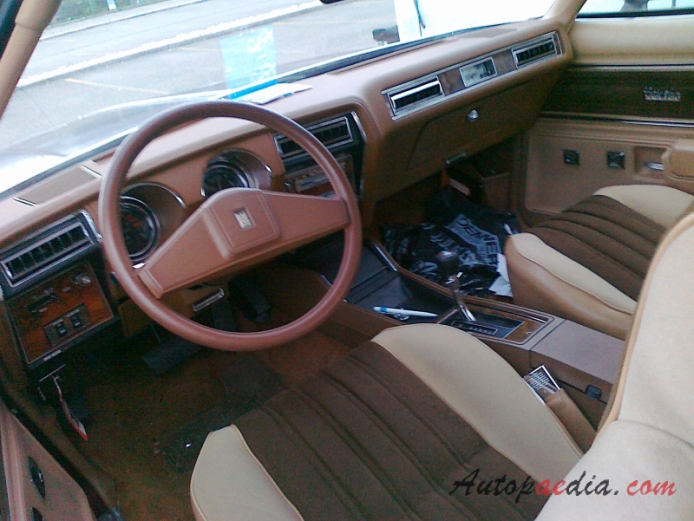 Oldsmobile Cutlass 4. generacja 1973-1977 (1977 Salon 2d), wnętrze