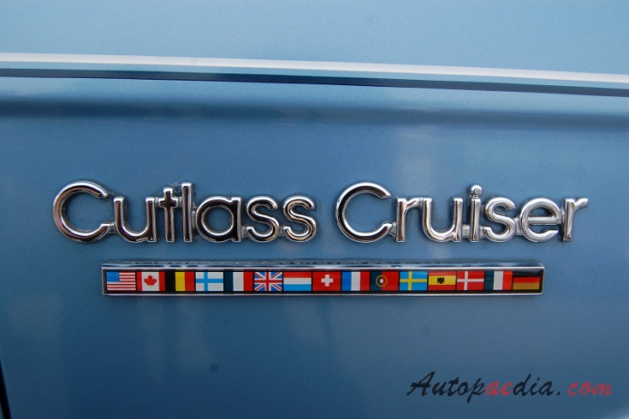 Oldsmobile Cutlass Ciera 1982-1996 (1989-1996 Cutlass Cruiser Station Wagon 5d), emblemat bok 
