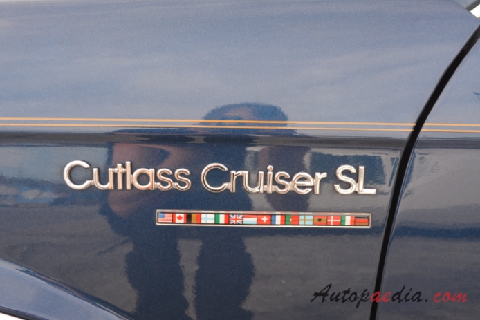 Oldsmobile Cutlass Ciera 1982-1996 (1989-1996 Oldsmobile Cutlass Cruiser SL Station Wagon 5d), side emblem 