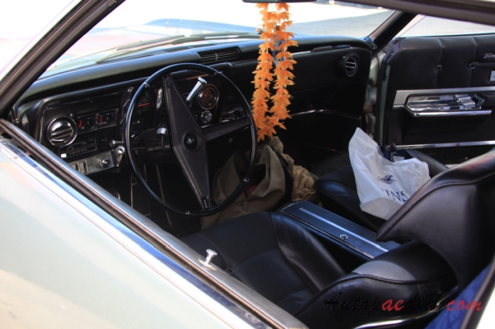 Oldsmobile Toronado 1. generacja 1966-1970 (1967), wnętrze