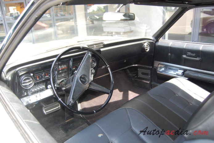 Oldsmobile Toronado 1. generacja 1966-1970 (1967), wnętrze