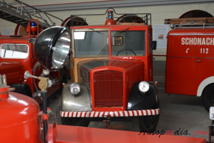 Opel Blitz 1. generacja 1930-1954 (1941 BRF wóz strażacki), przód