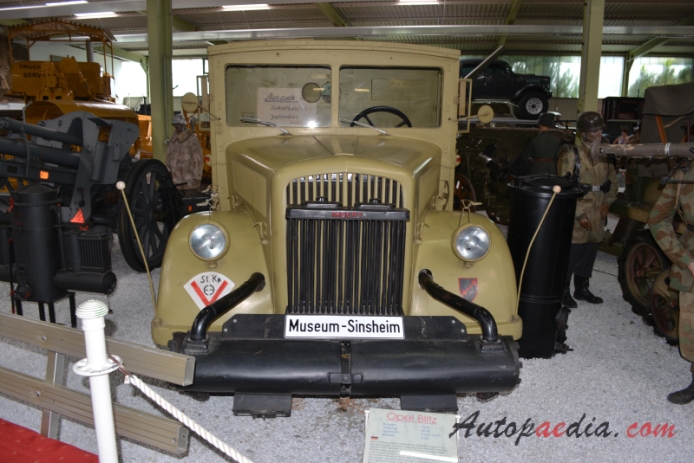 Opel Blitz 1. generacja 1930-1954 (1944 pojazd wojskowy), przód
