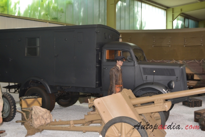 Opel Blitz 1st generation 1930-1954 (1944 military truck), right side view