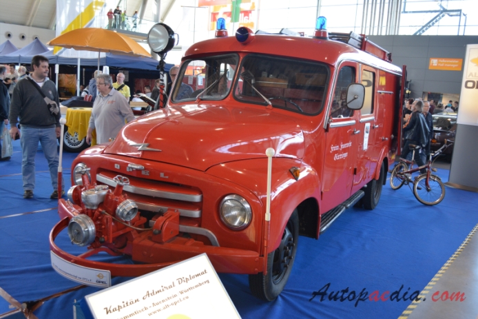 Opel Blitz 2. generacja 1952-1960 (1955 KLF6-TS 8/8 Ziegler wóz strażacki), lewy przód