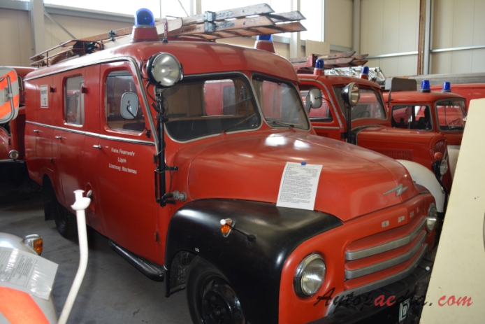 Opel Blitz 2nd generation 1952-1960 (1956 LF 8-TSA Ziegler fire engine), right front view