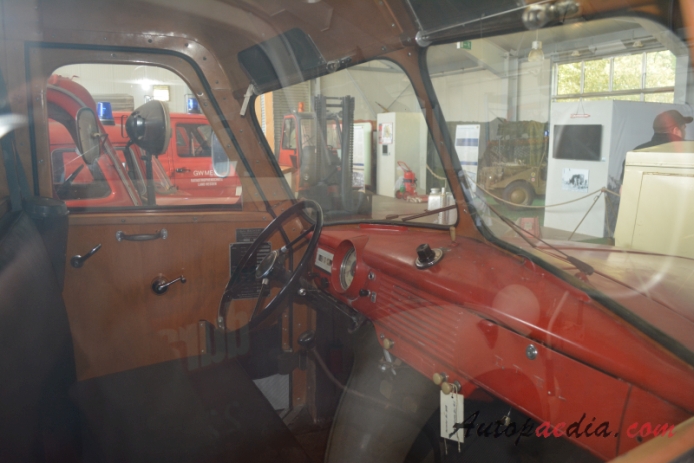 Opel Blitz 2nd generation 1952-1960 (1956 LF 8-TSA Ziegler fire engine), interior