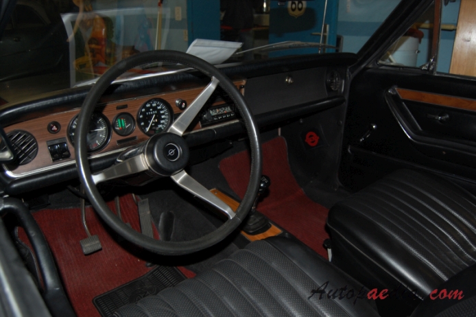 Opel Commodore A 1967-1971 (1971 hardtop Coupé 2d), interior