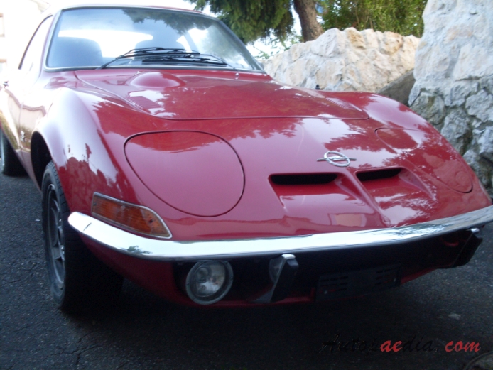 Opel GT 1968-1973, right front view