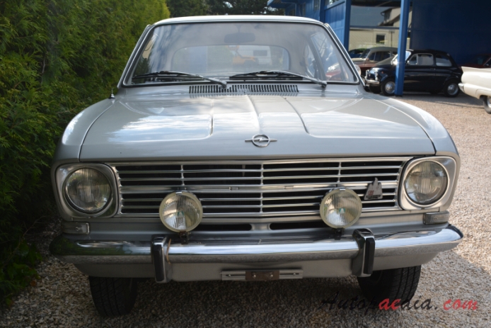 Opel Kadett B 1965-1973 (1971 Coupé 2d), przód