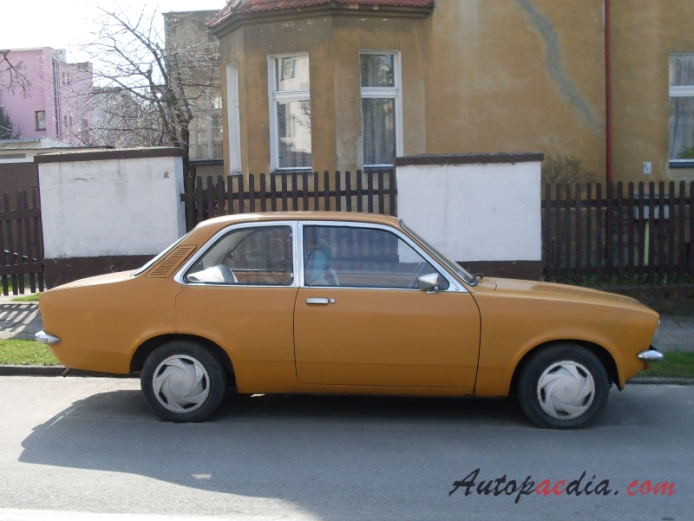 Opel Kadett C 1973-1979 (1973-1977 C1 sedan 2d), prawy bok