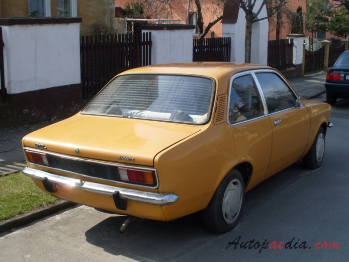 Opel Kadett C 1973-1979 (1973-1977 C1 sedan 2d), prawy tył