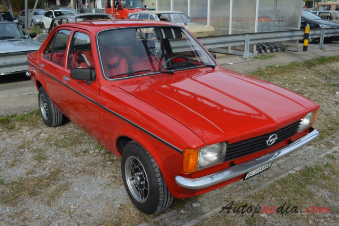 Opel Kadett C 1973-1979 (1977-1979 Opel Kadett C2 1.2S sedan 4d), right front view
