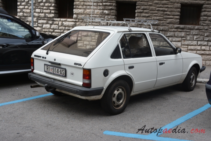 Opel Kadett D 1979-1984 (1982-1984 1.6 D hatchback 5d), prawy tył