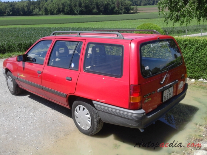 Opel Kadett E 1984-1993 (1989-1991 Kadett 1.6i fun kombi 5d),  left rear view